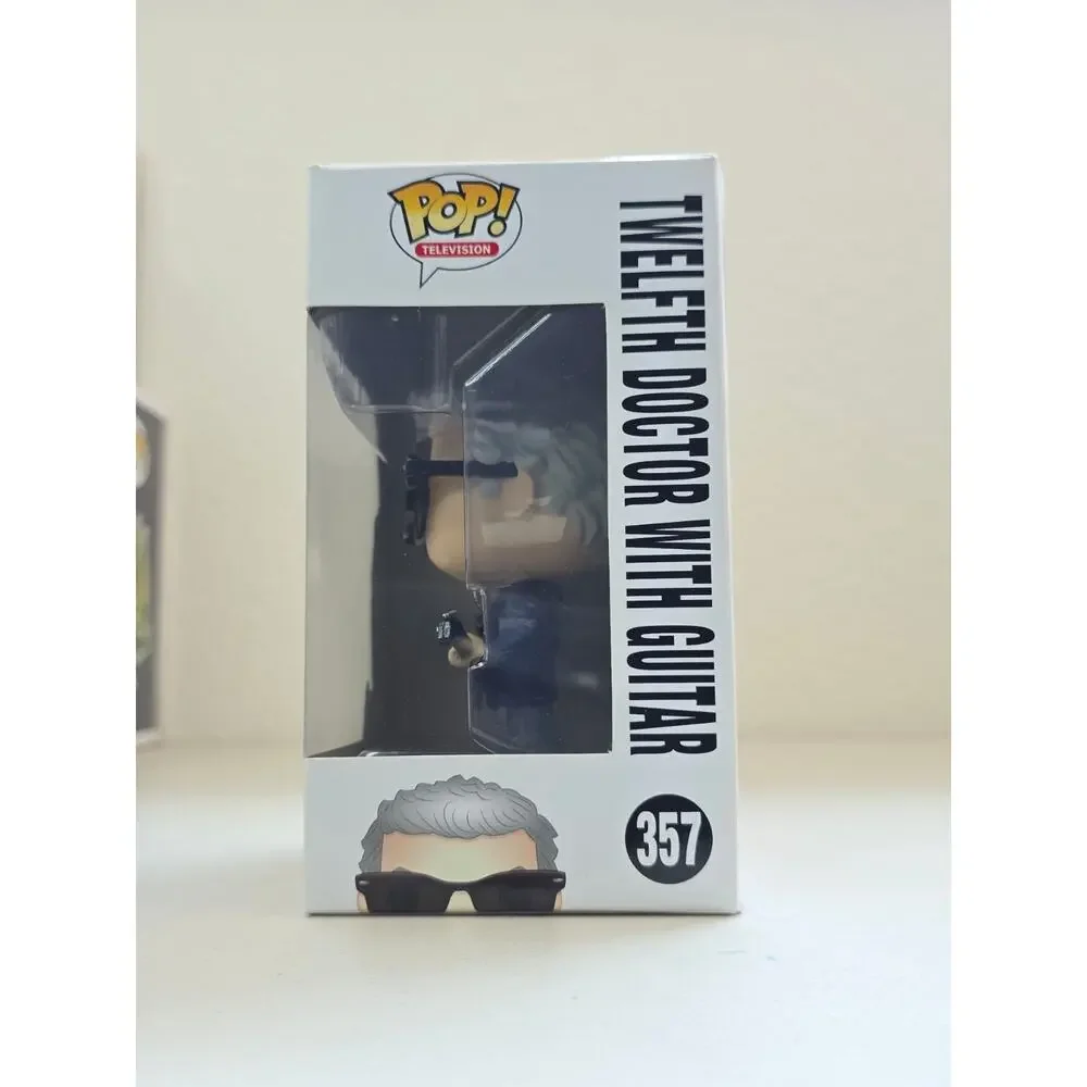 Funko POP! Television Doctor Who 12th Doctor #357 Vinyl Figure w/ protector box - Picture 4 of 6